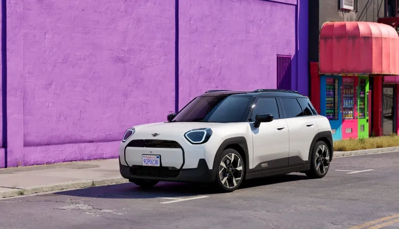 DER ERSTE VOLLELEKTRISCHE ACEMAN.