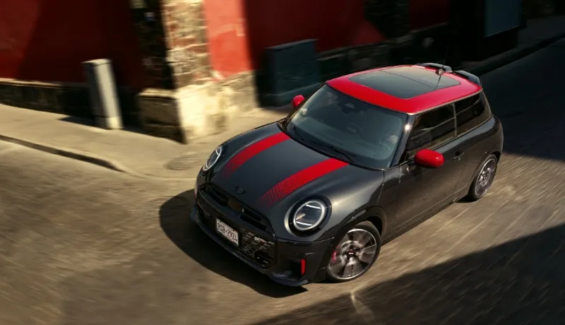 MINI JOHN COOPER WORKS.