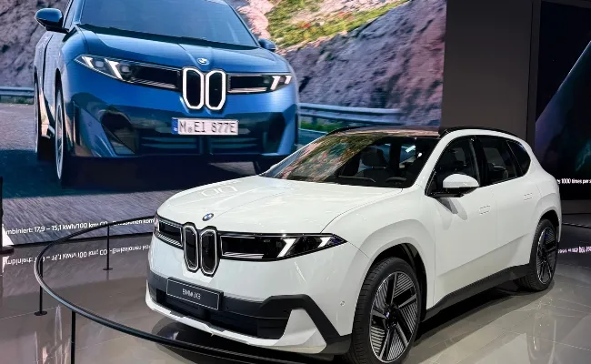 Weltpremiere des neuen BMW iX3 – ab sofort bestellbar, Probefahrten ab Frühjahr 2026